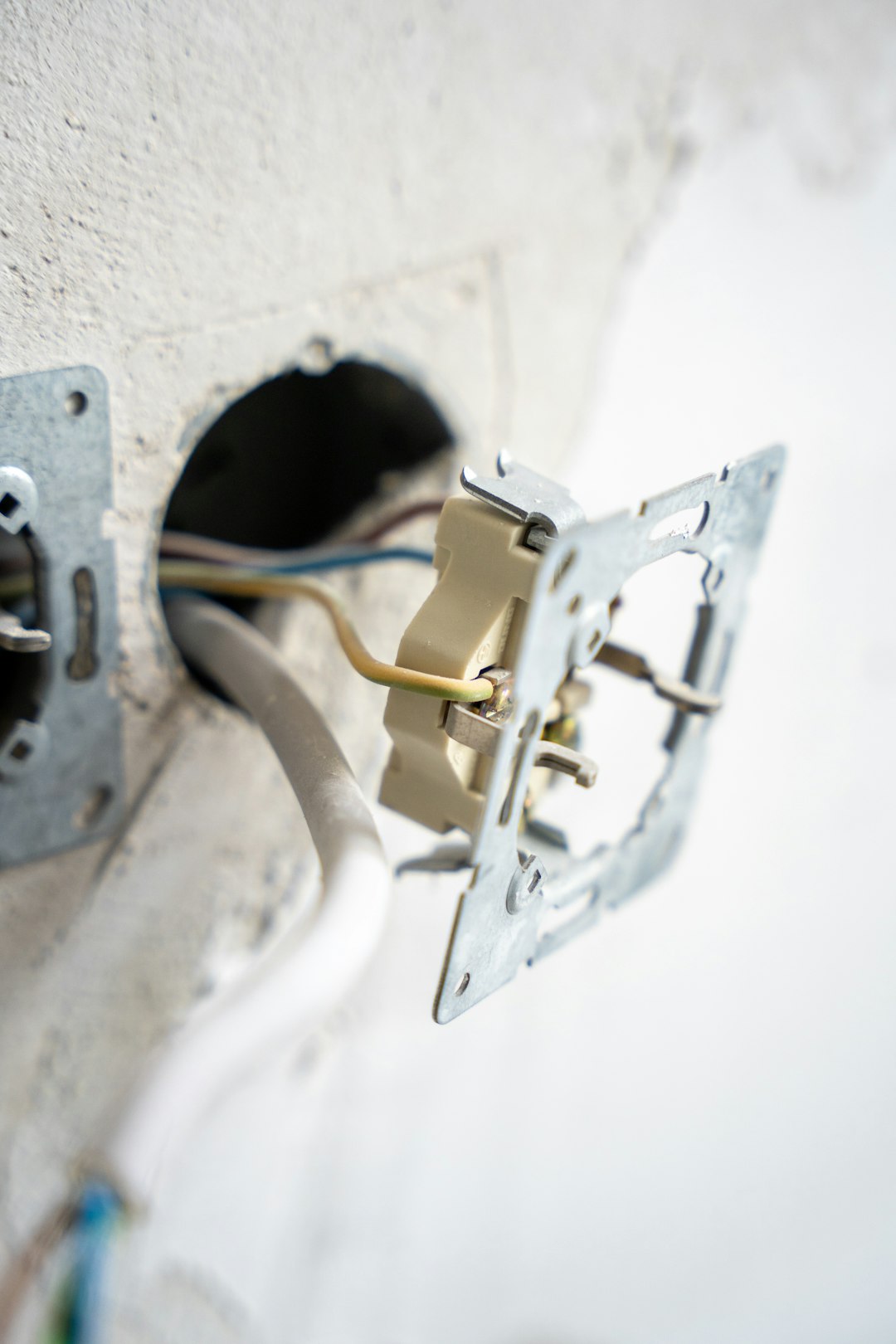 What Is a Watt? Understanding Electrical Power, Energy Consumption, and Real-World Applications