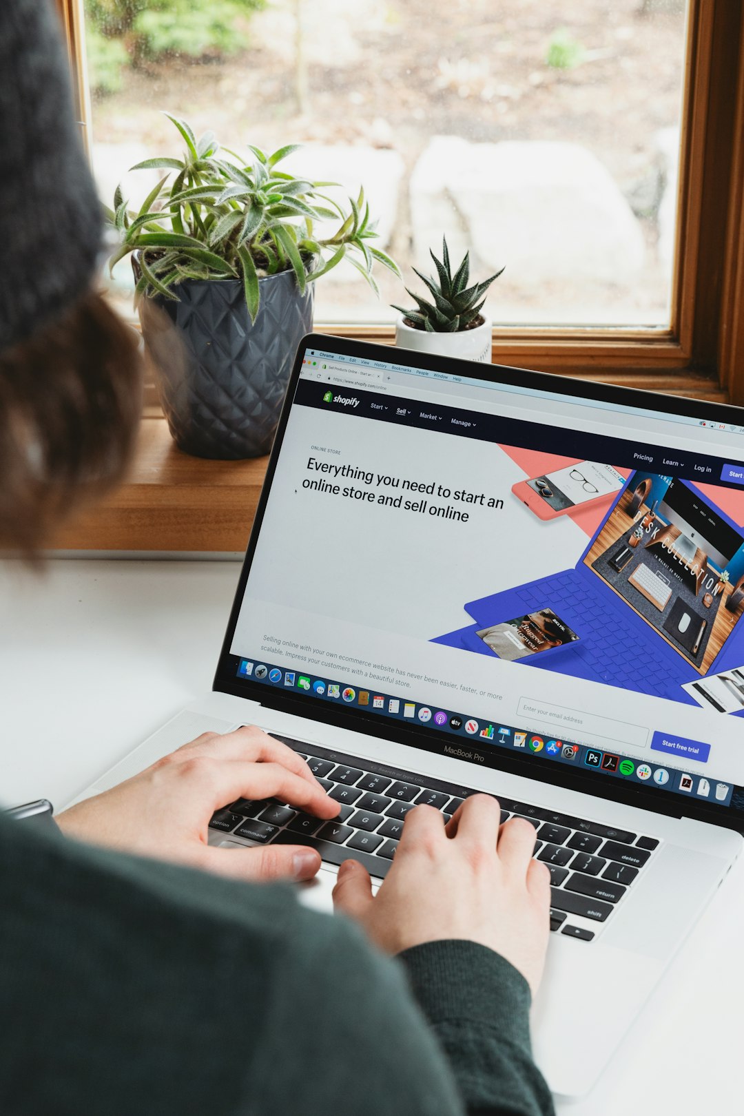 Constant Contact Alternatives: Constant Contact vs Mailchimp for Small Business Email Marketing