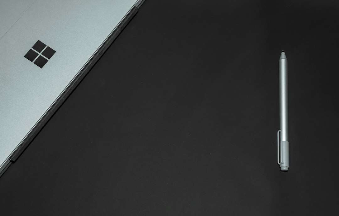Surface Pro 4 Screen Ghosting: Windows Display Settings vs Microsoft Surface Diagnostics